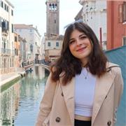 Laureata in magistrale di filologia classica con 110 e lode offre lezioni private di greco e latino